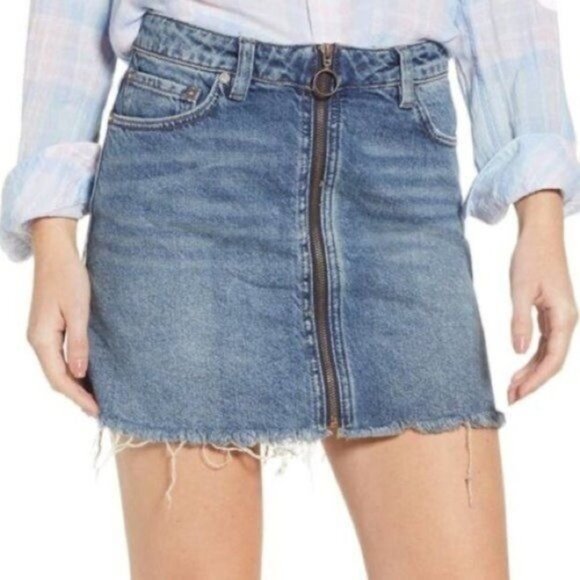 Free People We The Free Zip It Up Mini Denim Skirt Size 31 - Picture 8 of 9